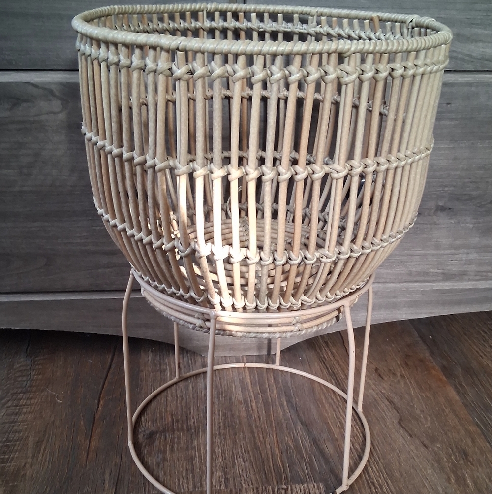 Elegant Woven Rattan Basket with Stand